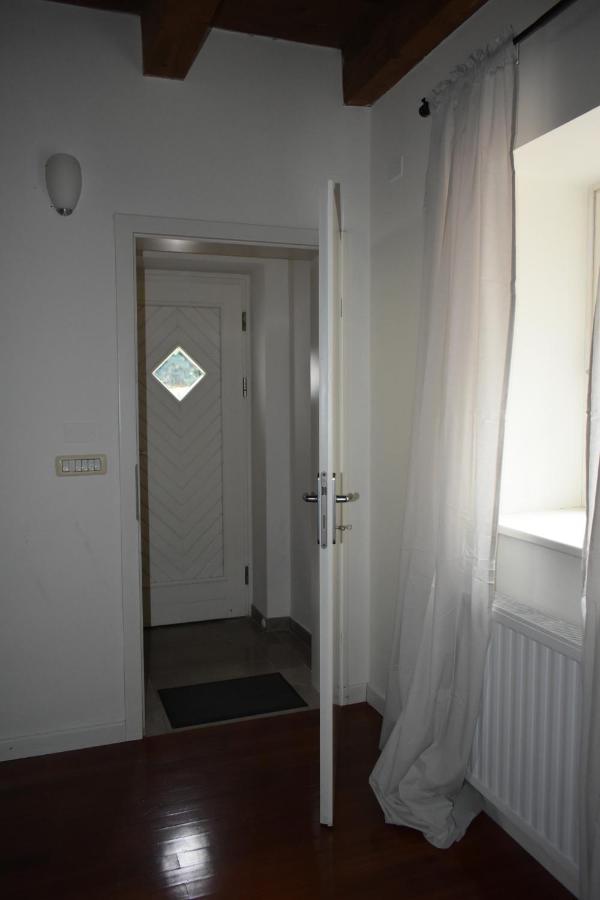 Small House In Vipava Valley ภายนอก รูปภาพ