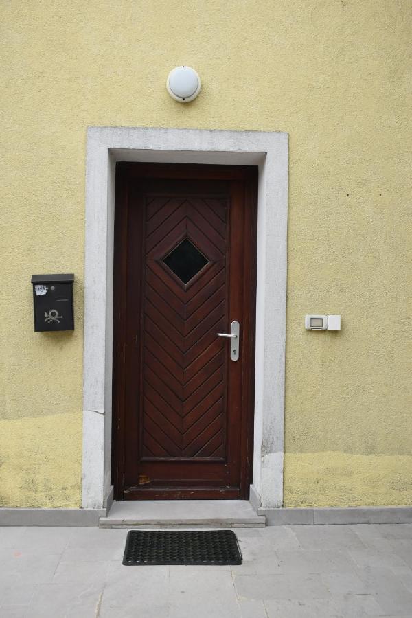 Small House In Vipava Valley ภายนอก รูปภาพ