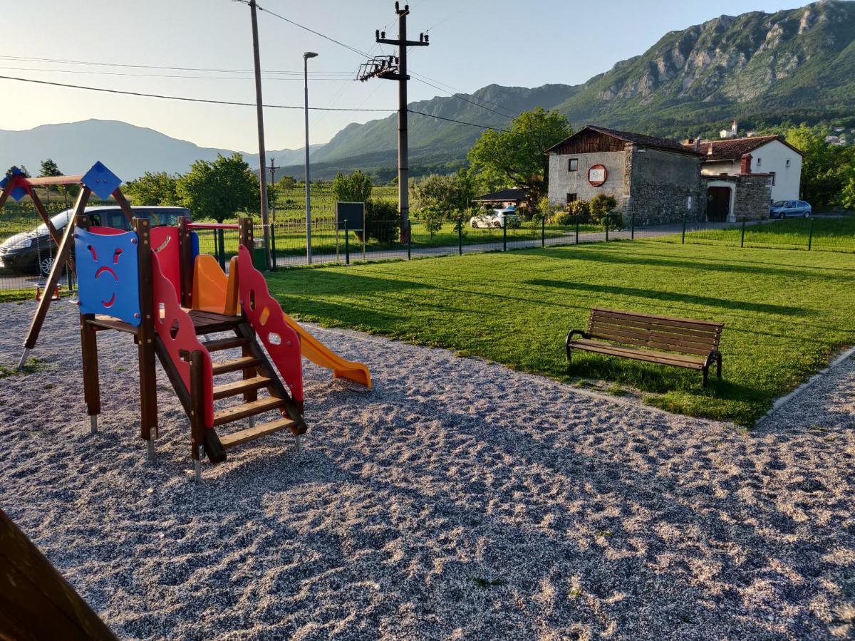 Small House In Vipava Valley ภายนอก รูปภาพ
